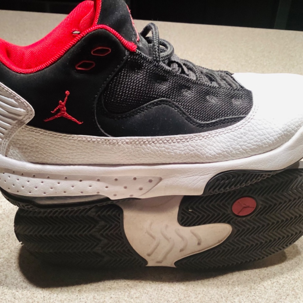 Air Jordan - Picture 4 of 5